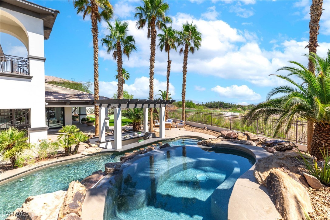 9252 Tournament Canyon Drive