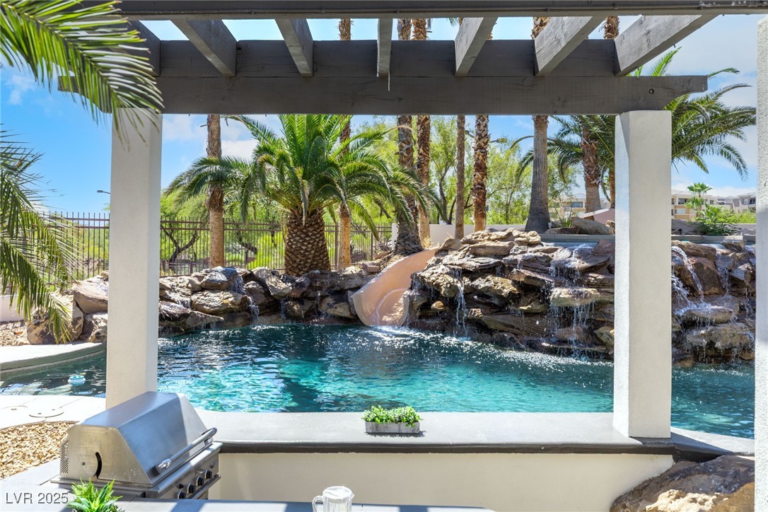 9252 Tournament Canyon Drive