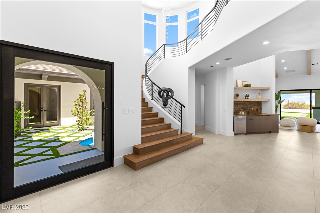 9252 Tournament Canyon Drive