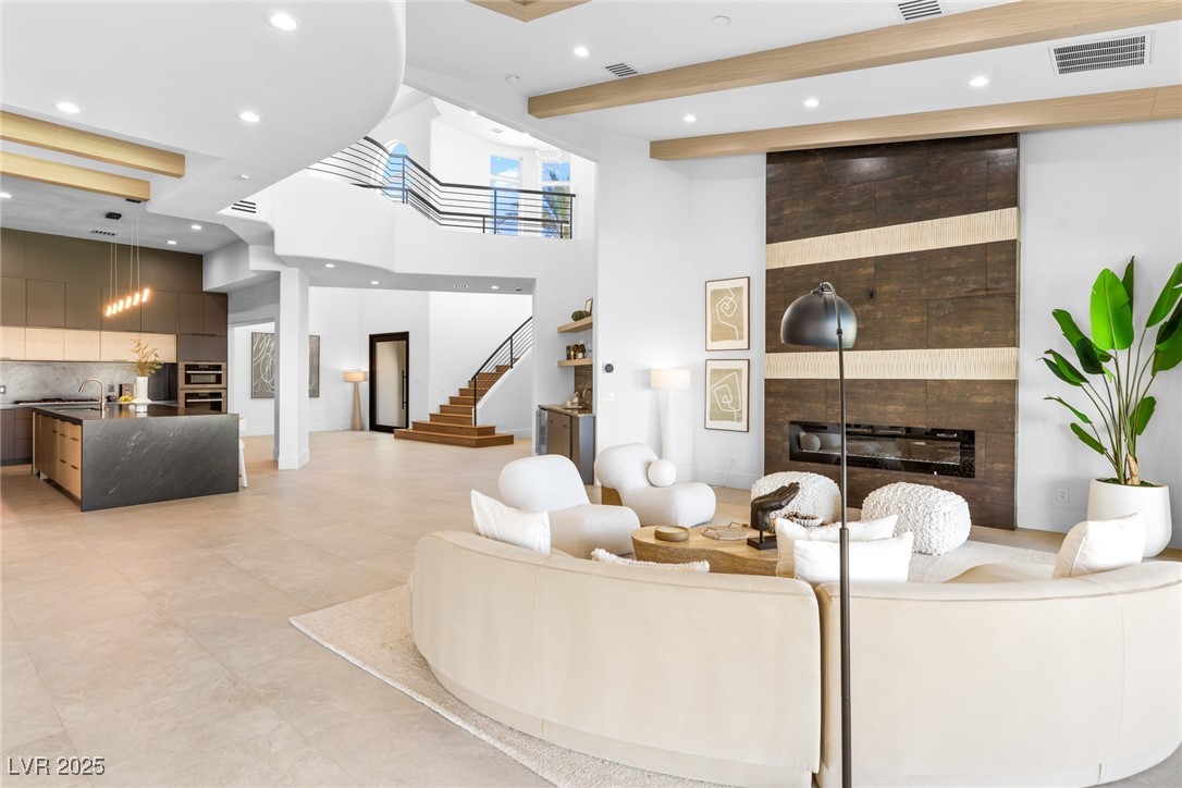 9252 Tournament Canyon Drive