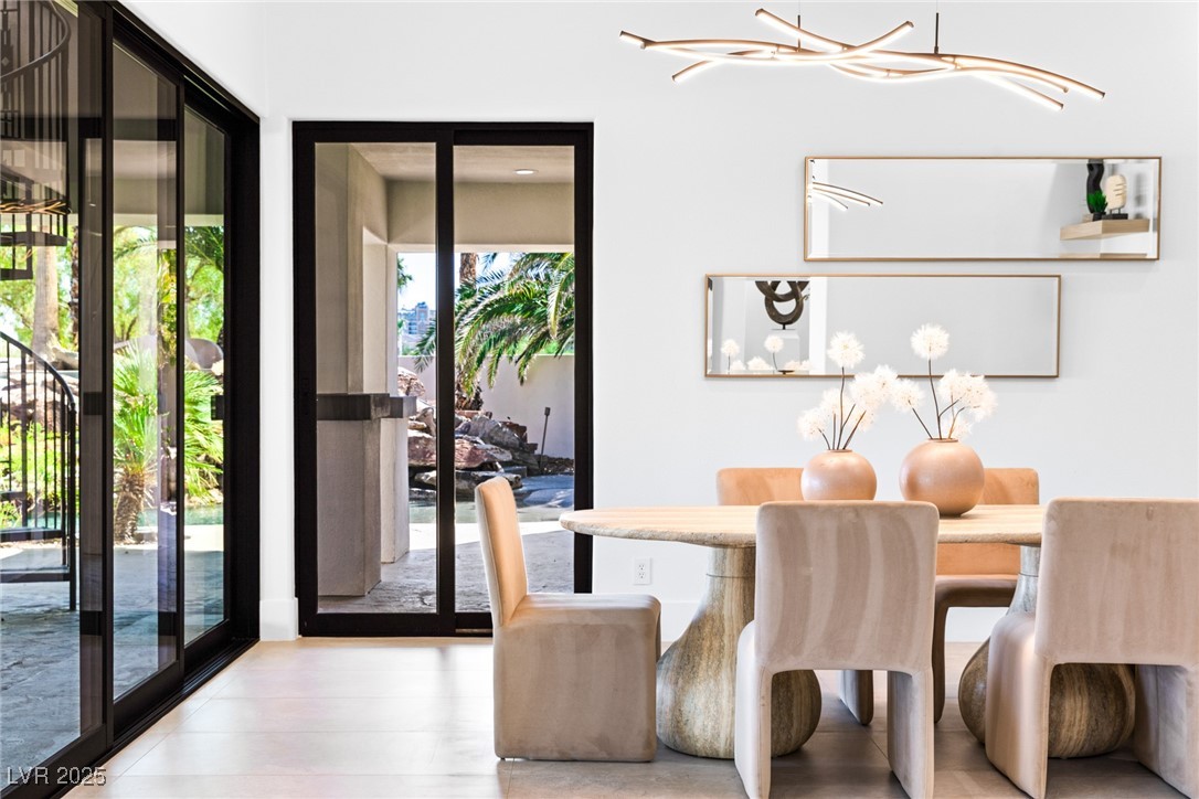 9252 Tournament Canyon Drive