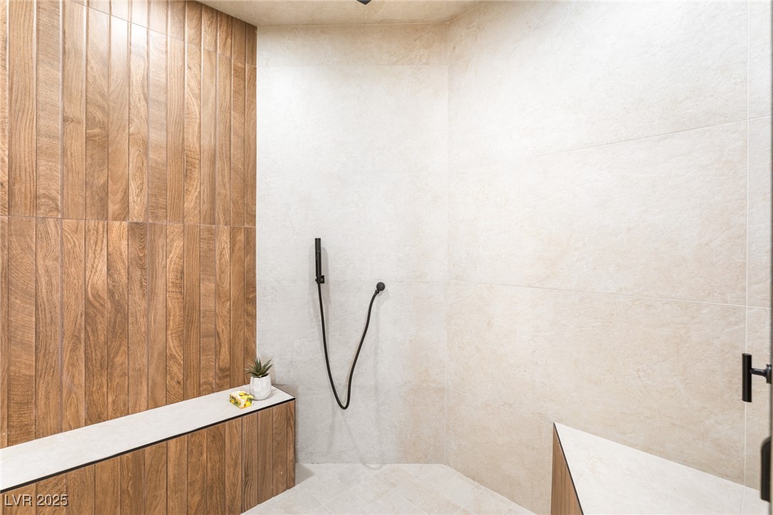 9252 Tournament Canyon Drive