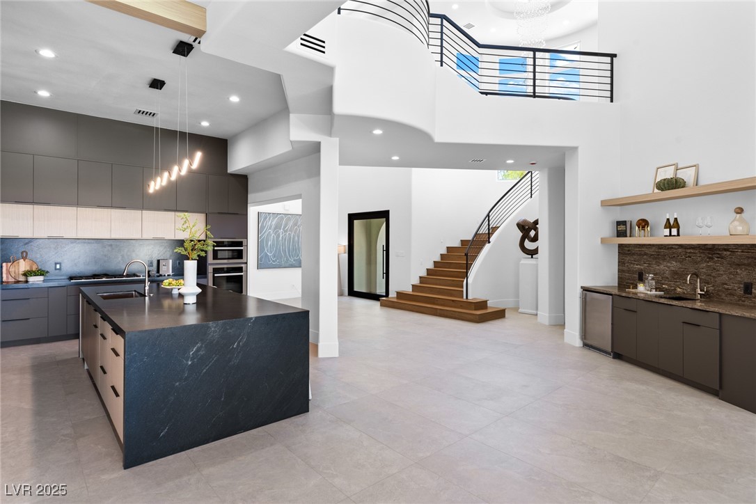 9252 Tournament Canyon Drive