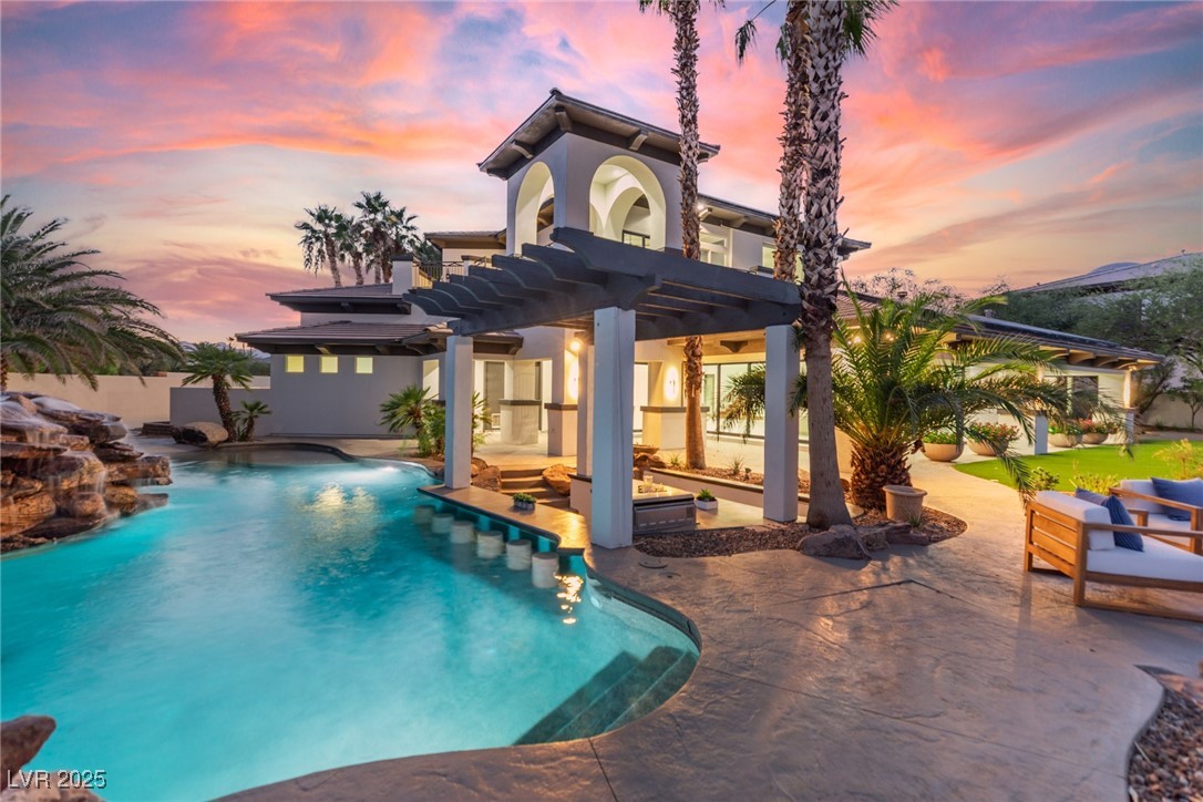 9252 Tournament Canyon Drive