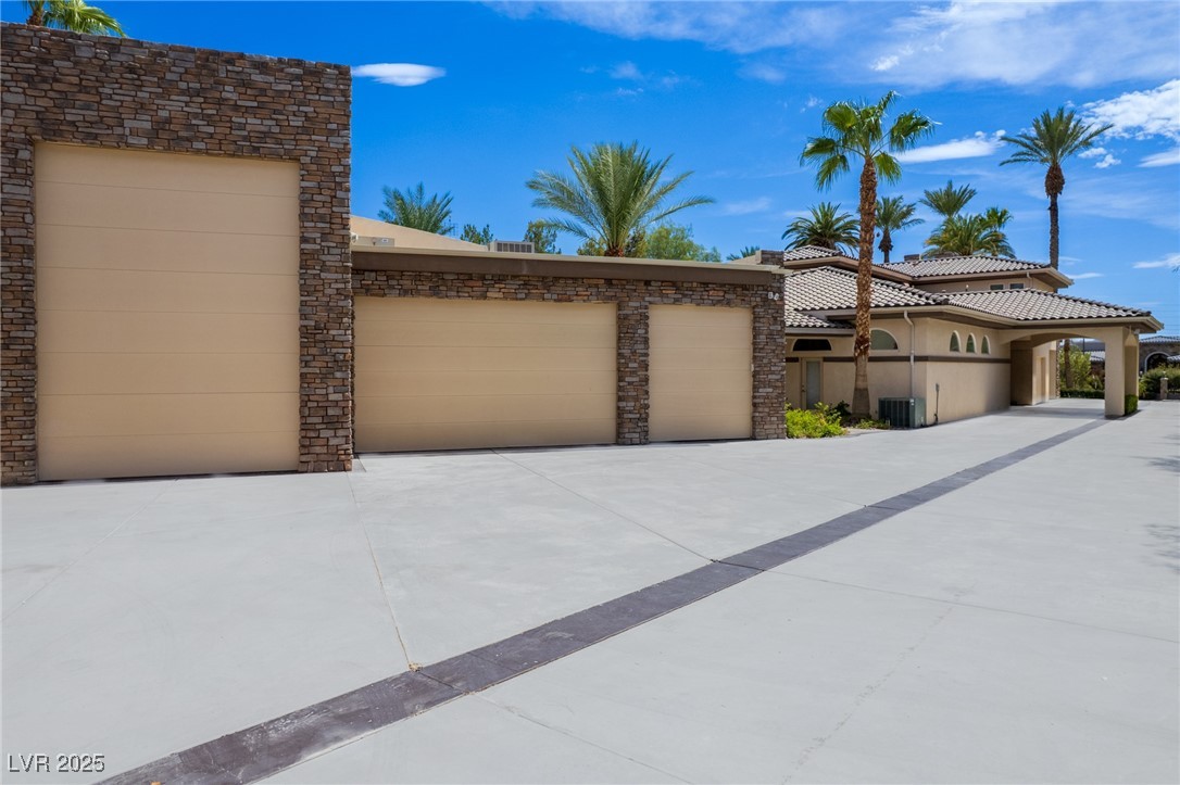 368 East Torino Avenue