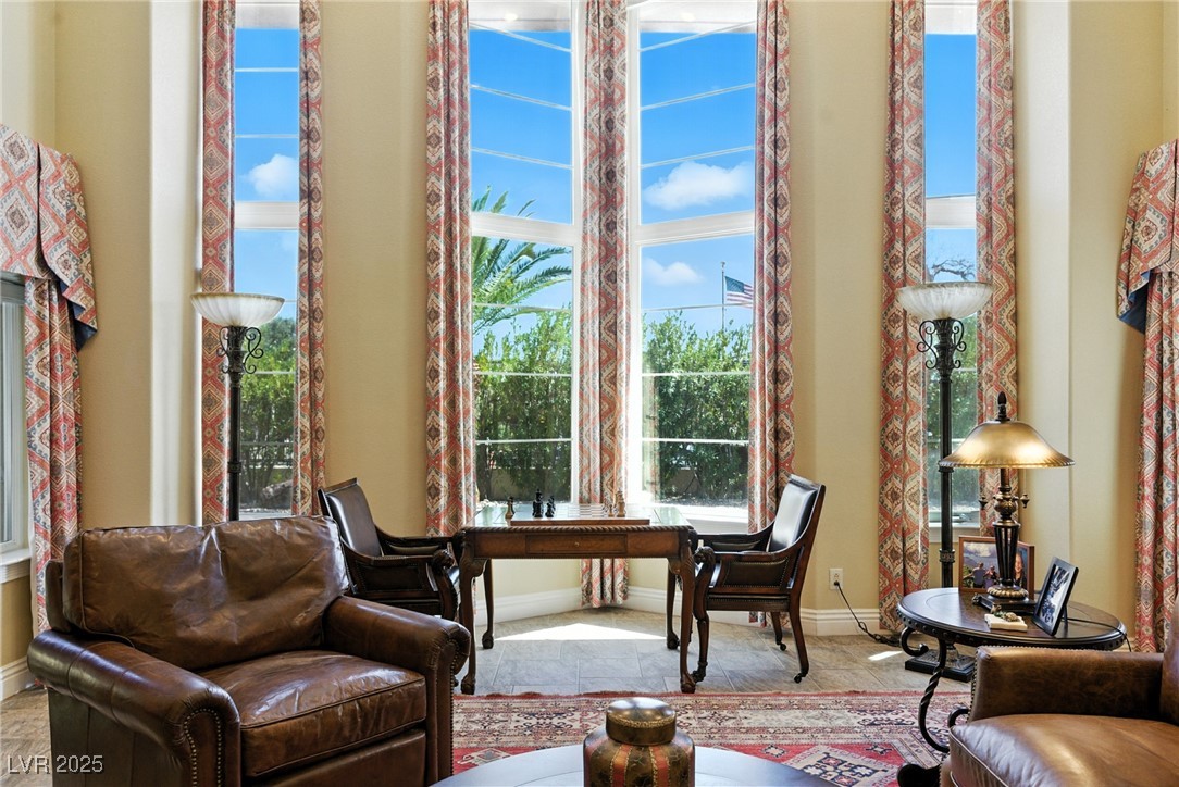 368 East Torino Avenue