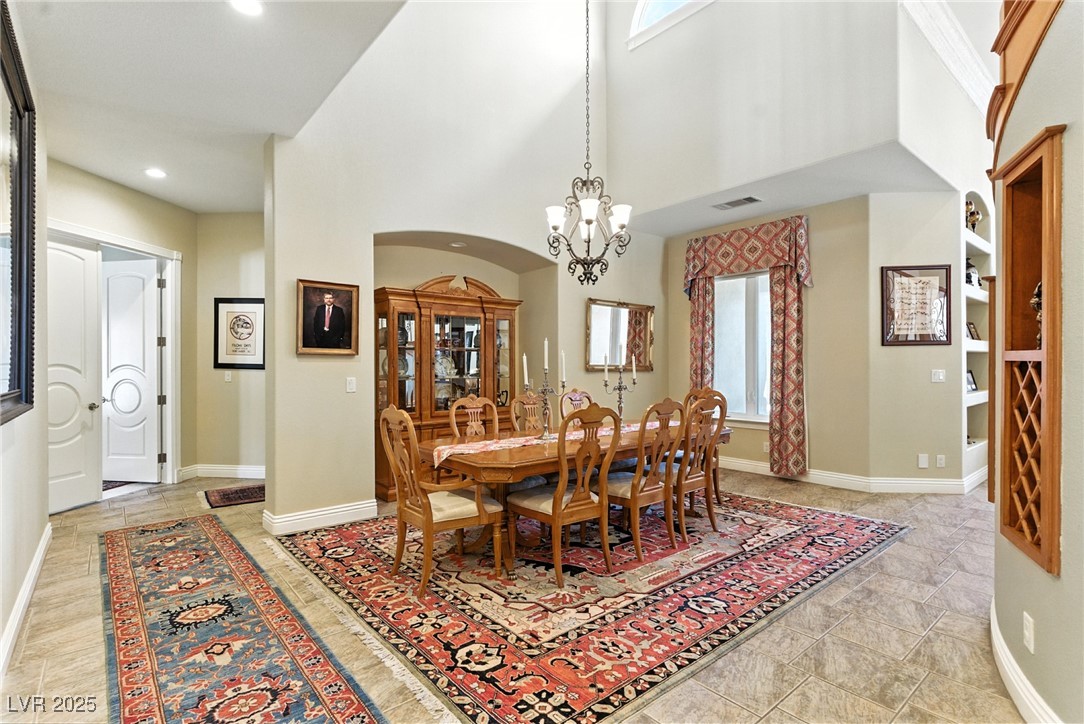 368 East Torino Avenue