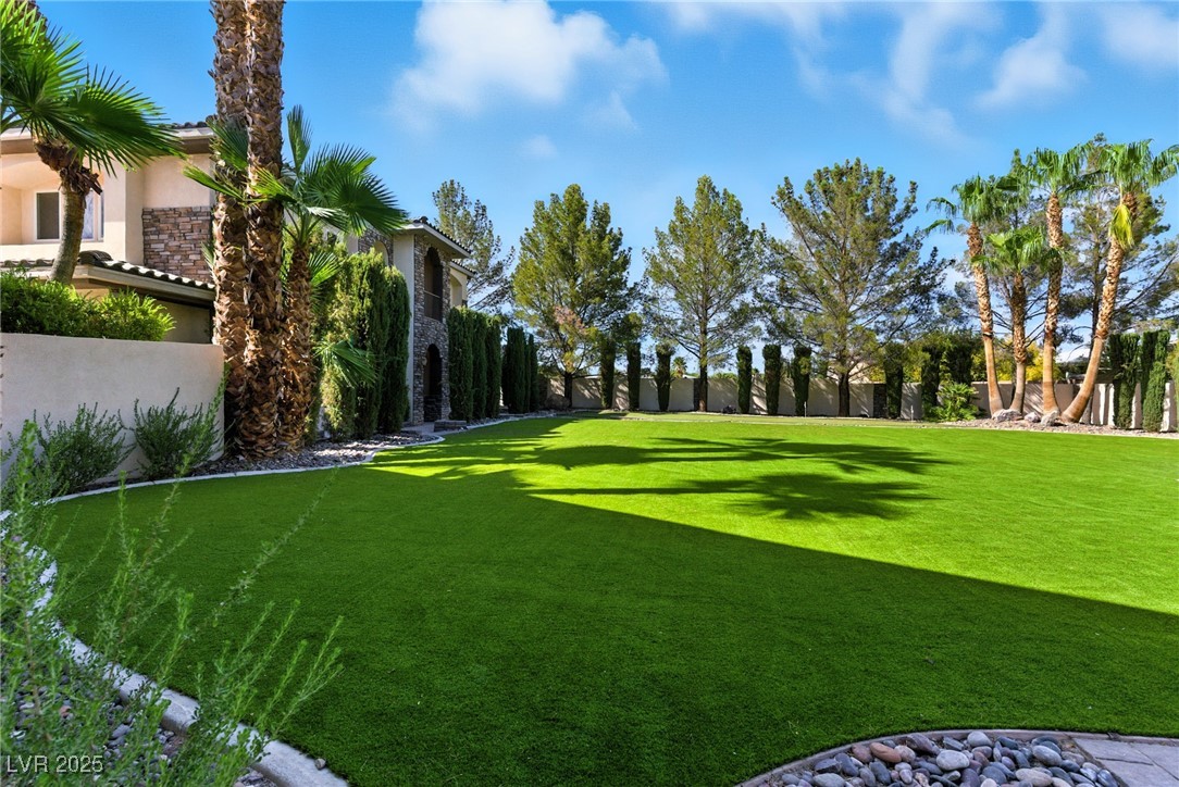 368 East Torino Avenue