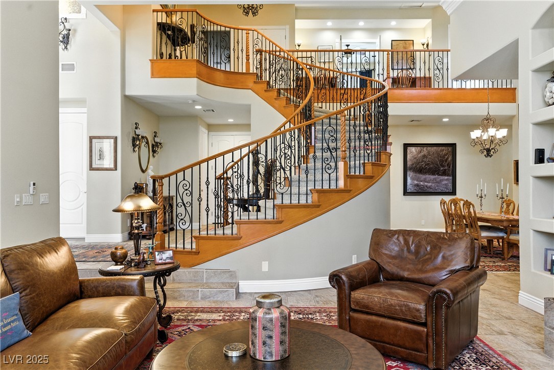 368 East Torino Avenue