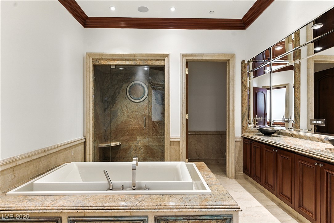 2747 Paradise Road 3801