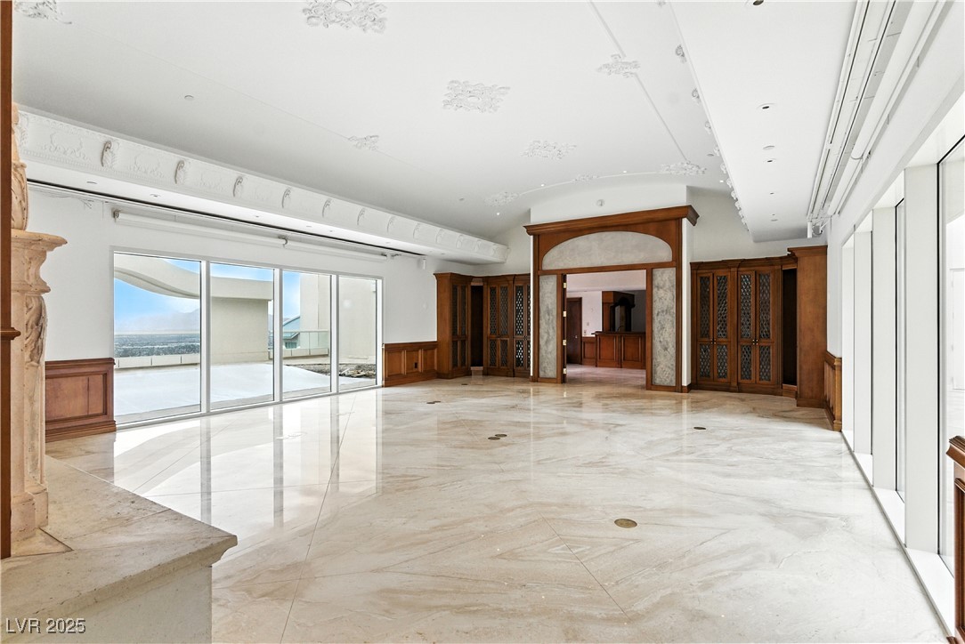 2747 Paradise Road 3801