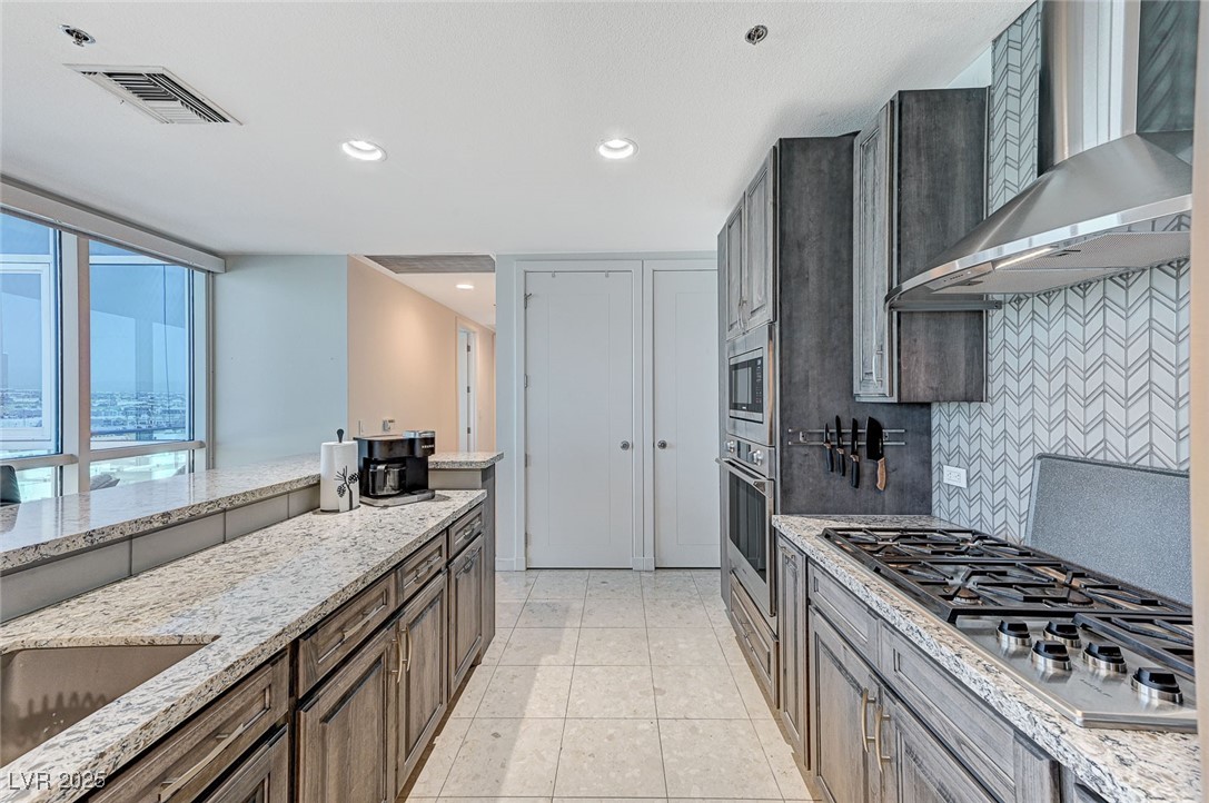 4525 Dean Martin Drive 1208