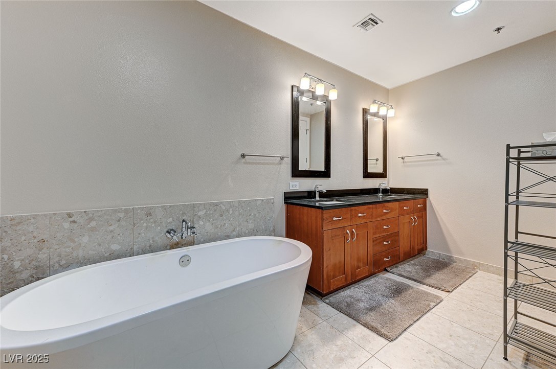 4525 Dean Martin Drive 1208