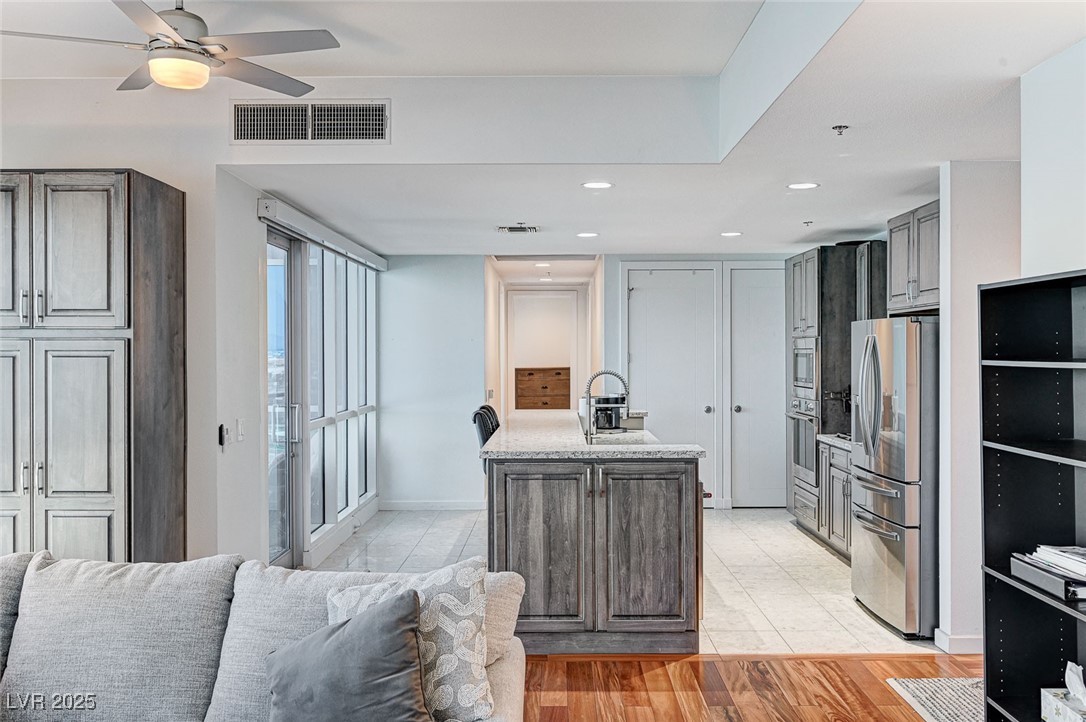 4525 Dean Martin Drive 1208