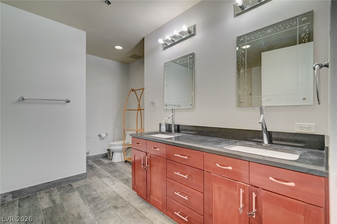 4575 Dean Martin Drive 711