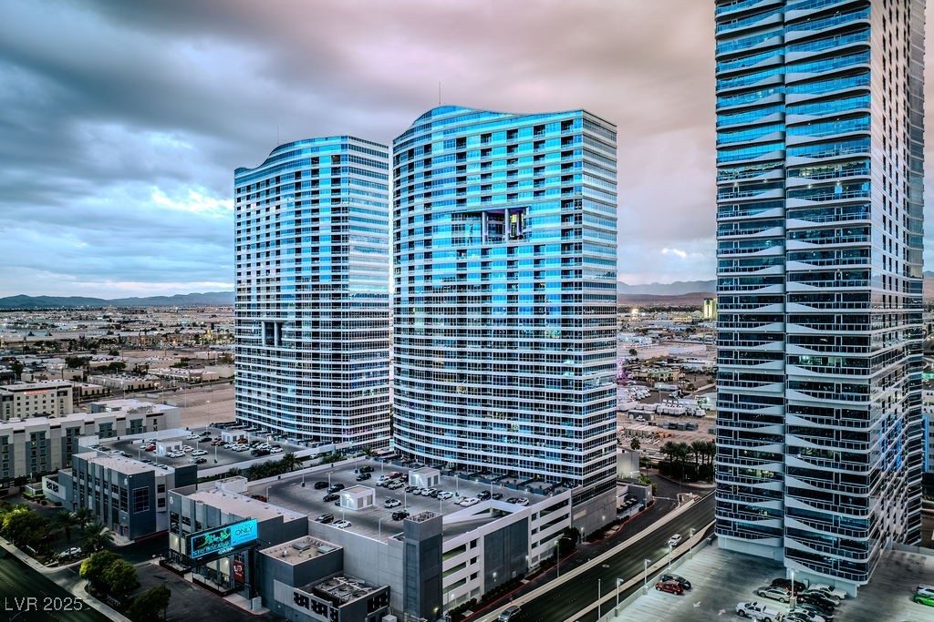 4575 Dean Martin Drive 711
