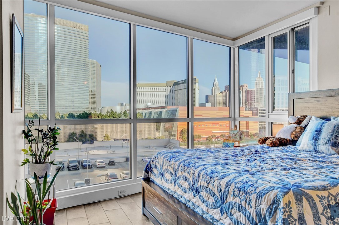 4575 Dean Martin Drive 711