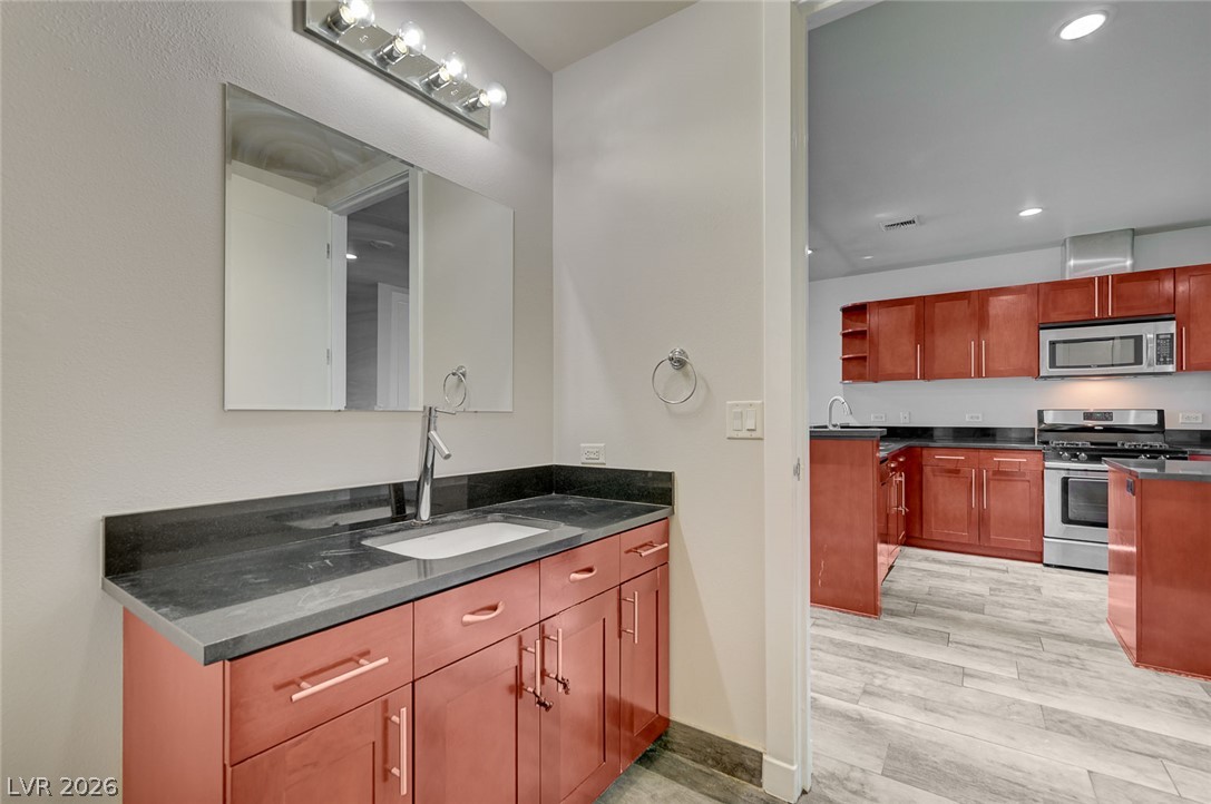 4575 Dean Martin Drive 711