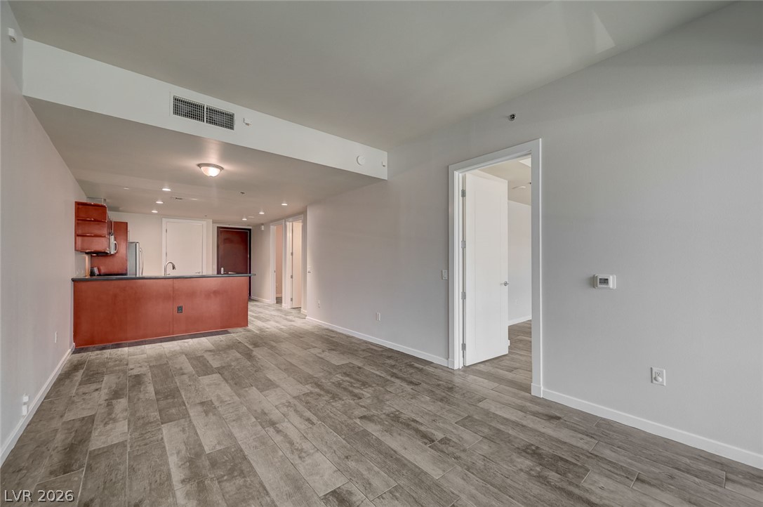4575 Dean Martin Drive 711