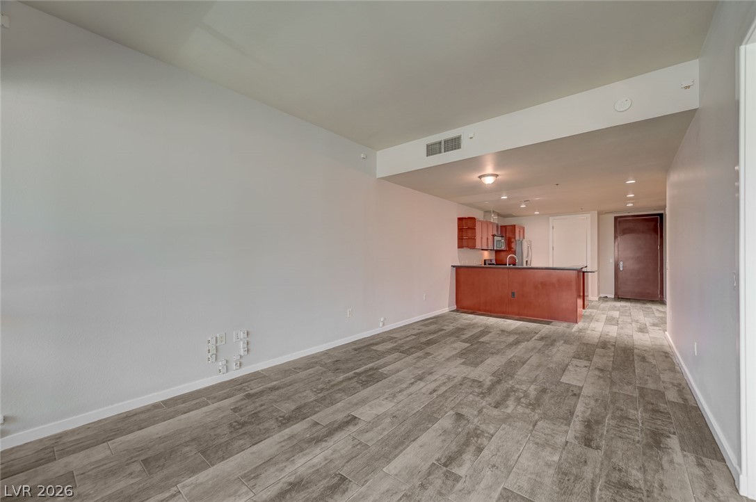 4575 Dean Martin Drive 711