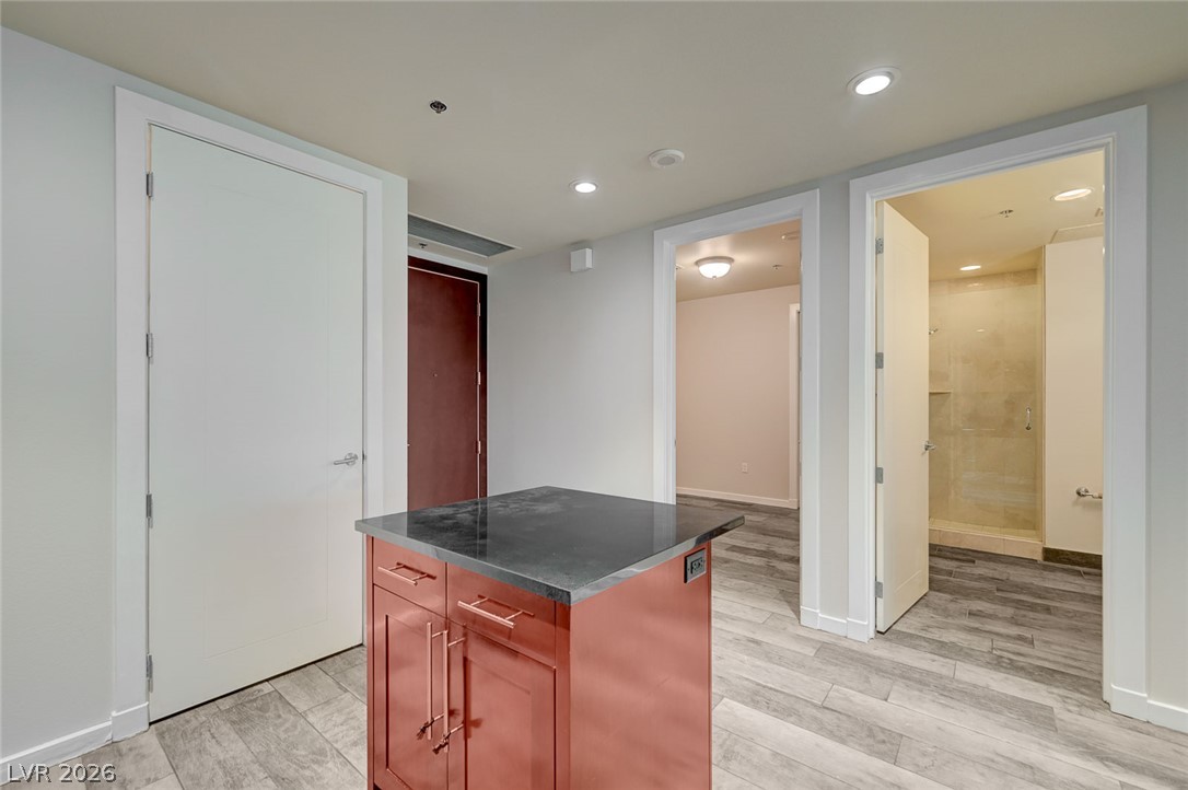 4575 Dean Martin Drive 711
