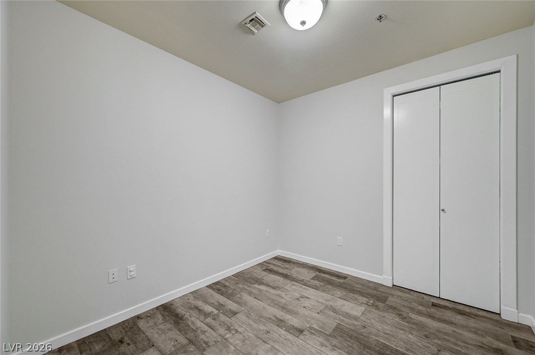 4575 Dean Martin Drive 711