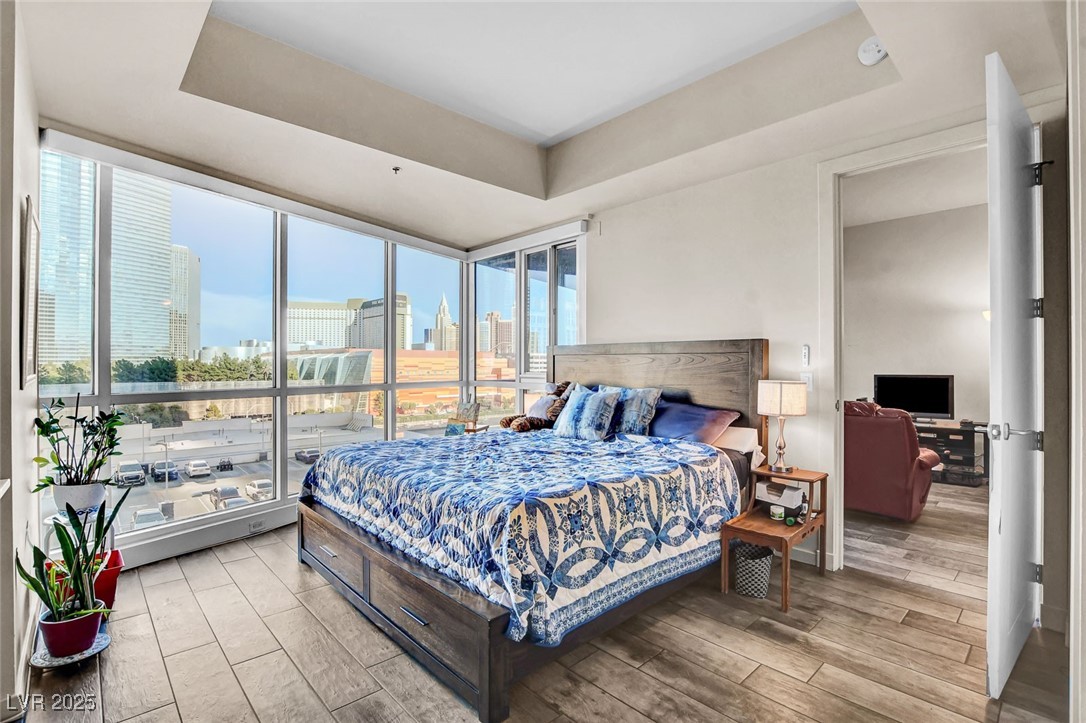 4575 Dean Martin Drive 711