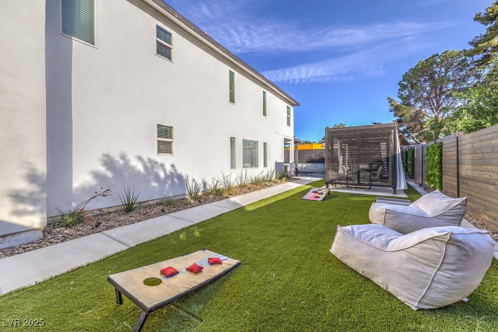 2625 East Russell Road