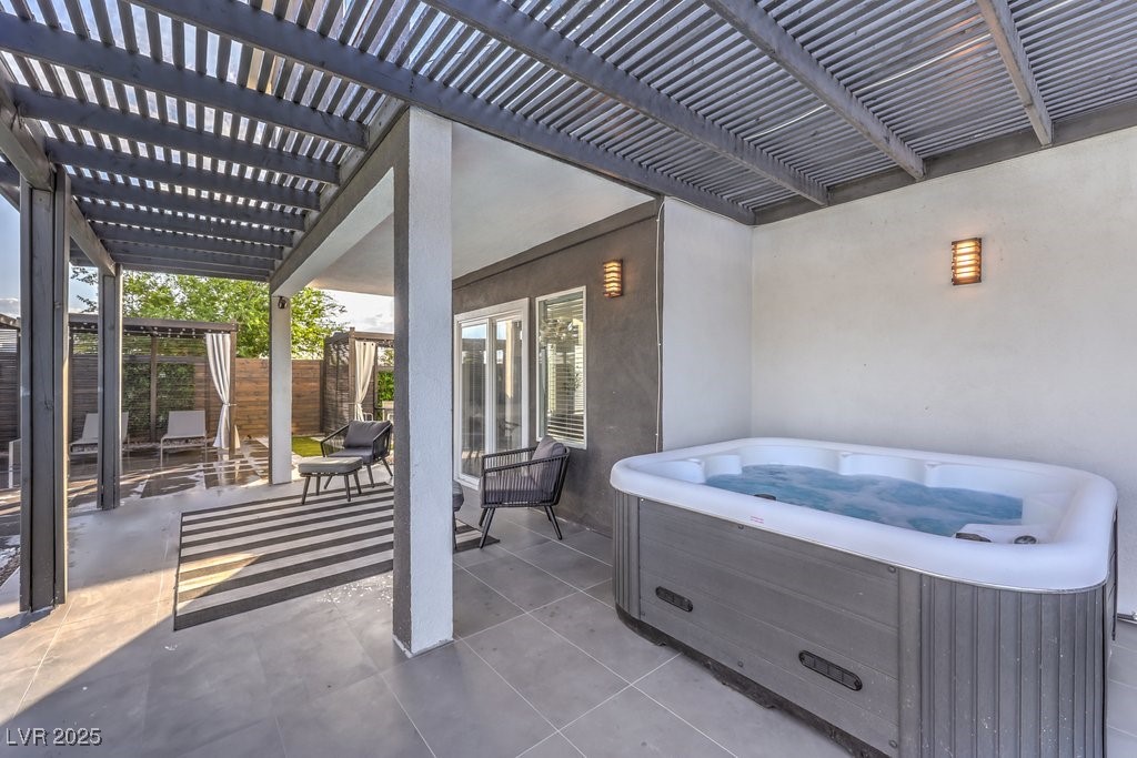 2625 East Russell Road