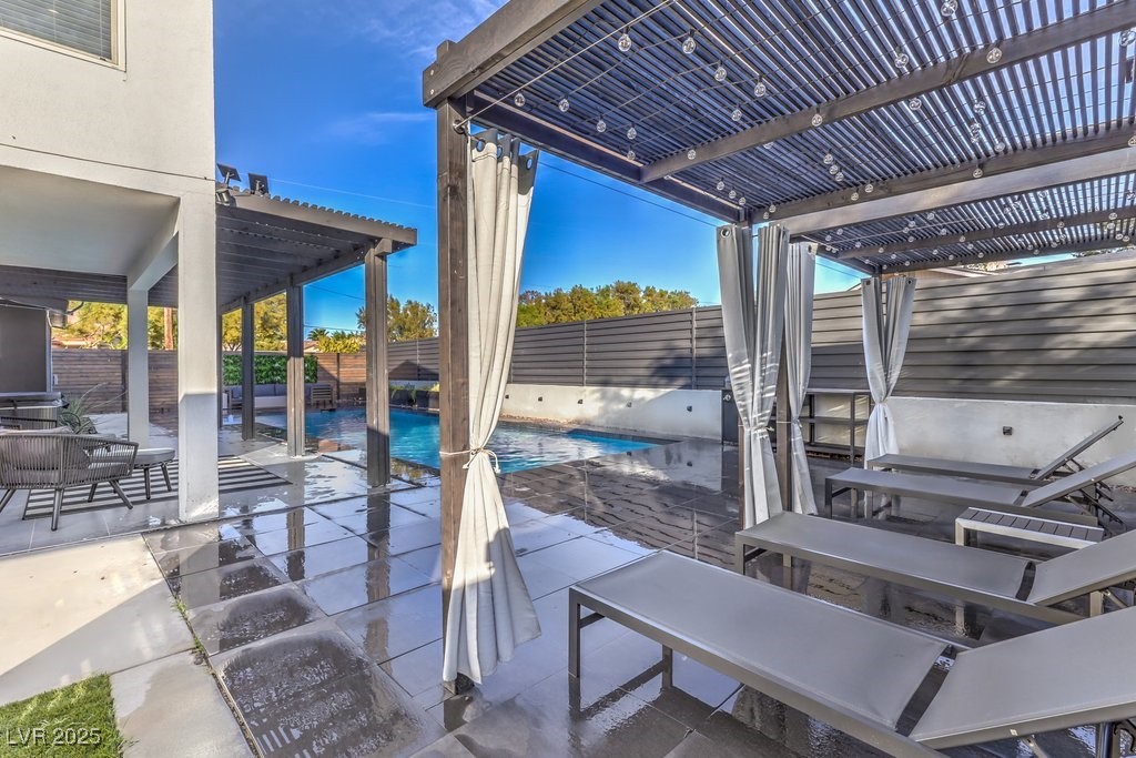 2625 East Russell Road