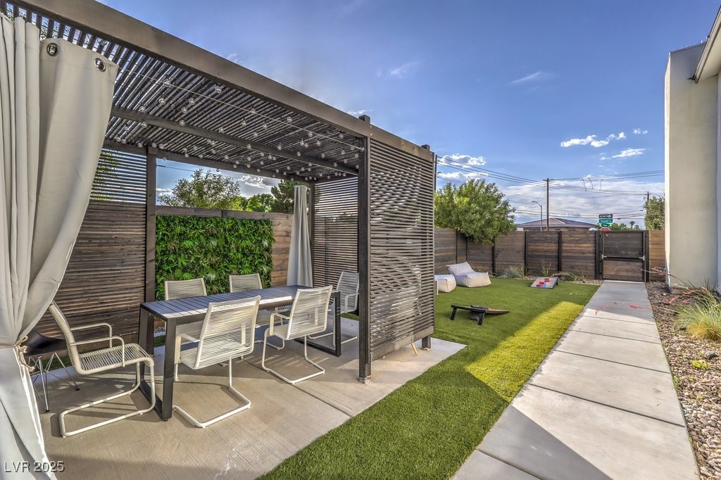 2625 East Russell Road