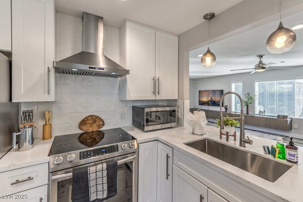 2625 East Russell Road