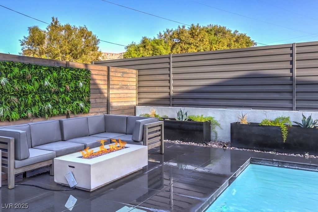 2625 East Russell Road