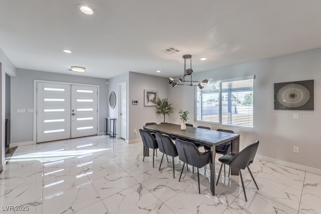 2625 East Russell Road