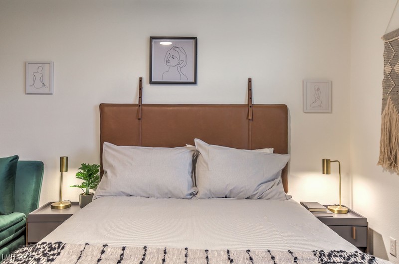 3249 South Torrey Pines Drive