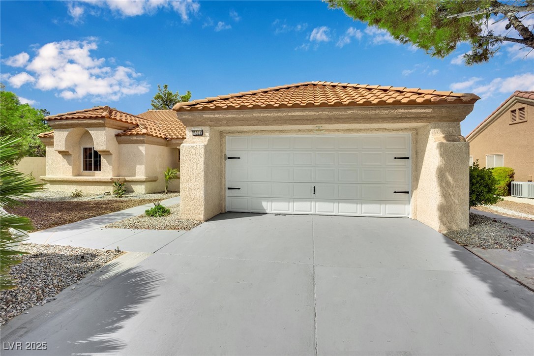 2801 Golfside Drive