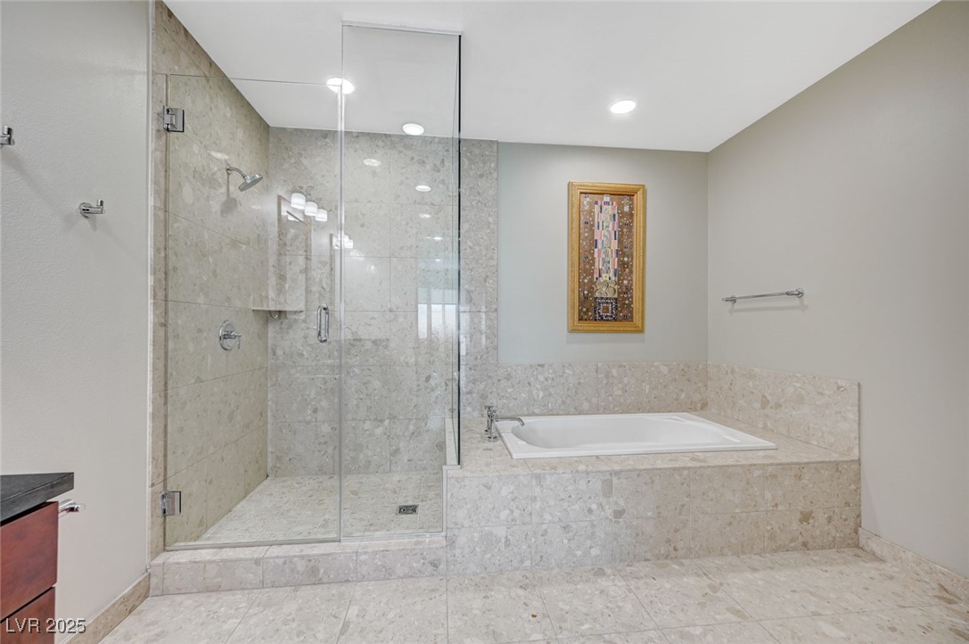 4575 Dean Martin Drive 806