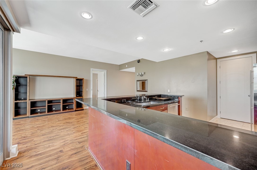 4575 Dean Martin Drive 806