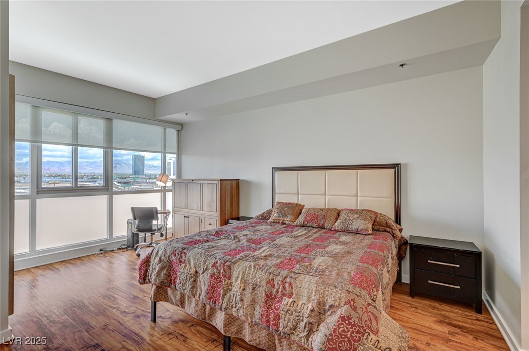 4575 Dean Martin Drive 806