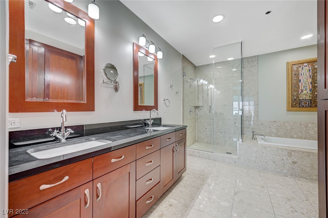 4575 Dean Martin Drive 806