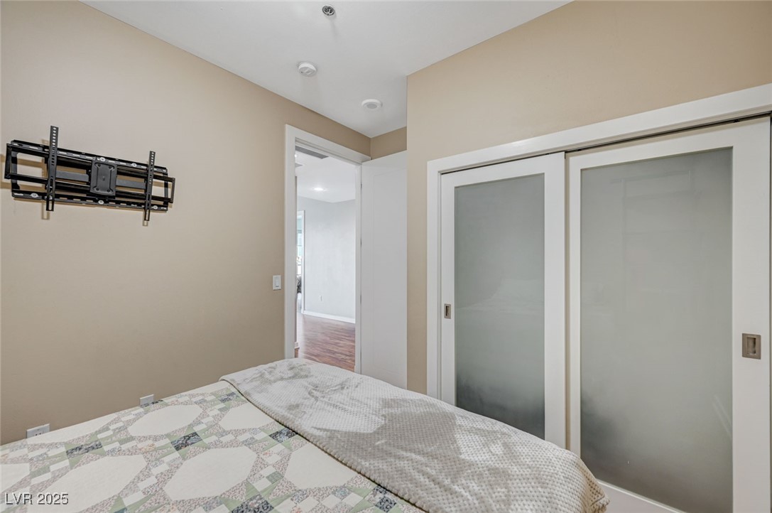 4575 Dean Martin Drive 806