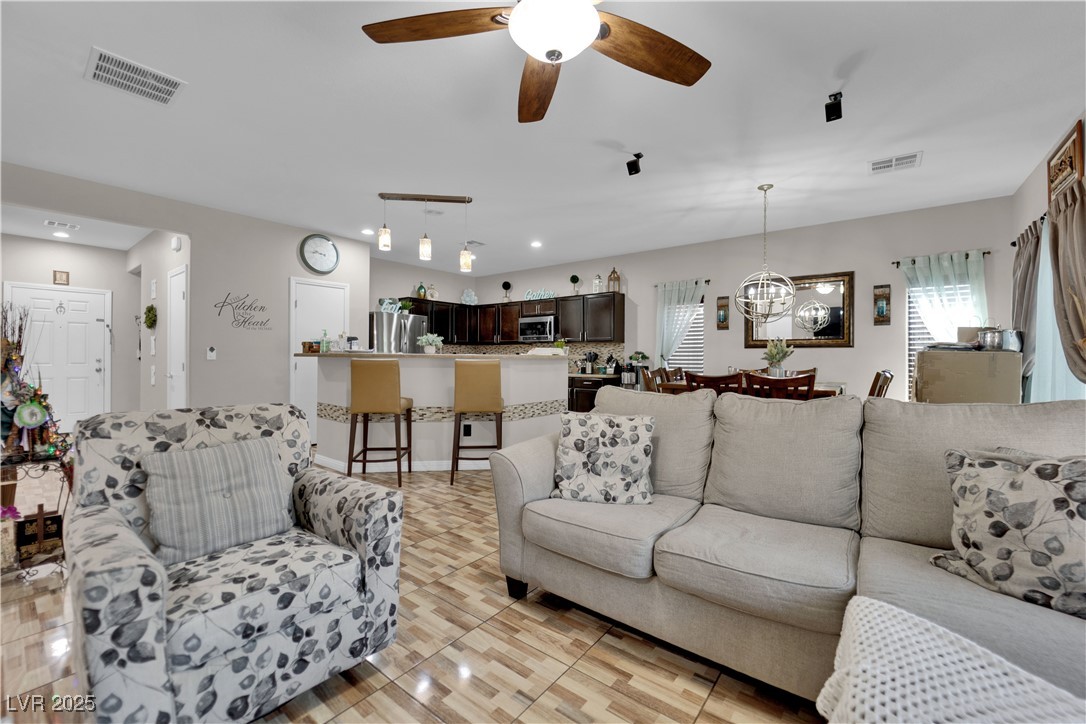 3752 Calle De Rio Avenue