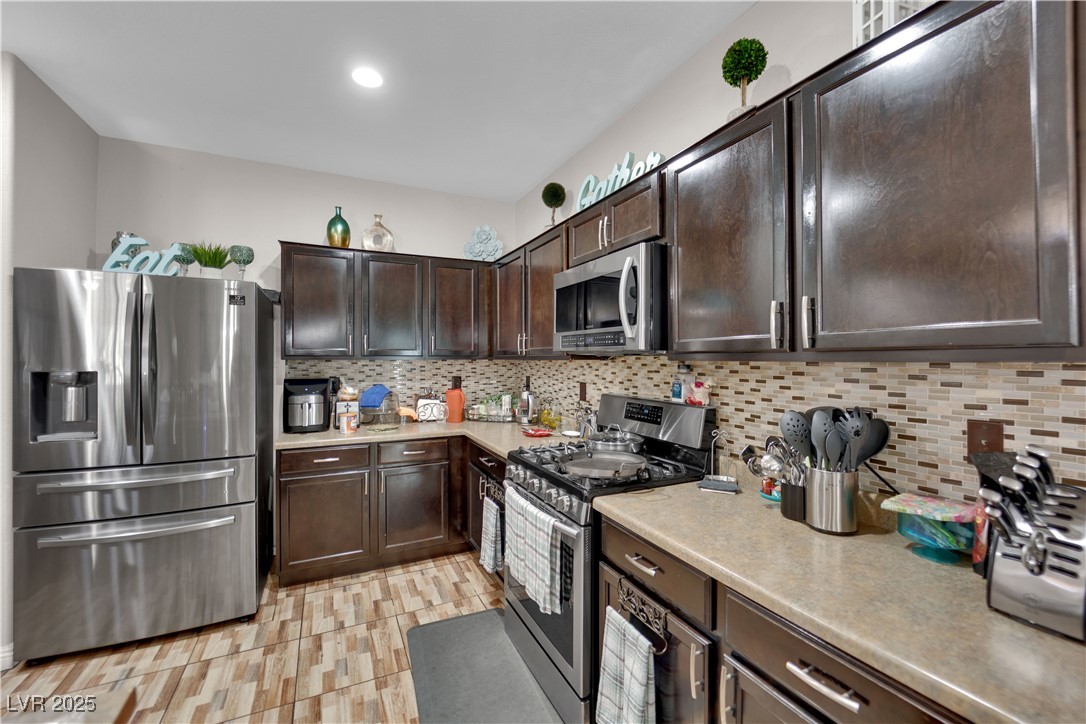 3752 Calle De Rio Avenue