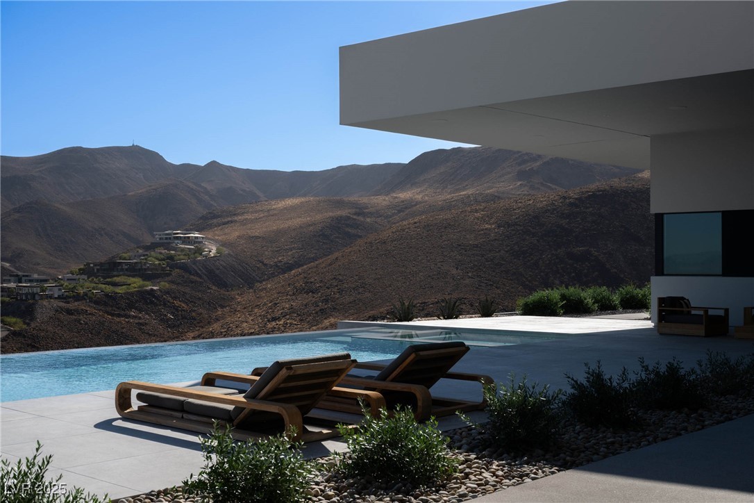 664 Dragon Peak Drive