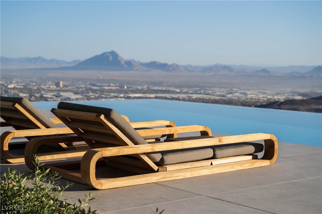 664 Dragon Peak Drive