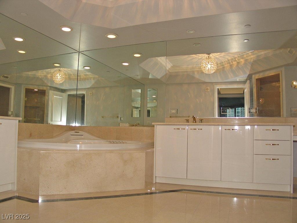 2747 PARADISE Road 502