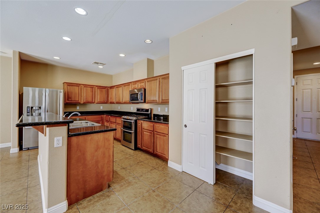 7534 Allon Abraham Street