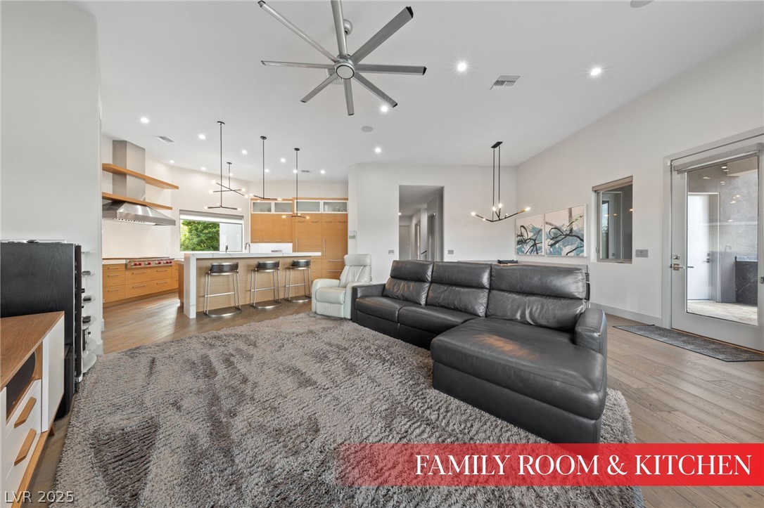 4050 North Tomsik Street