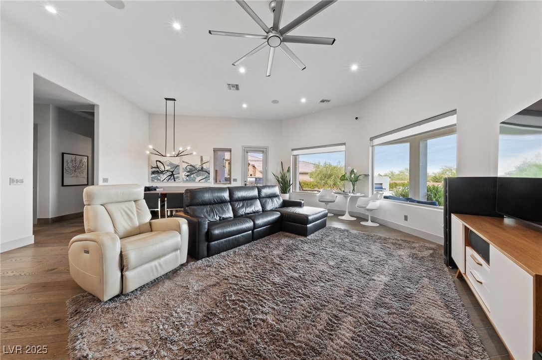 4050 North Tomsik Street