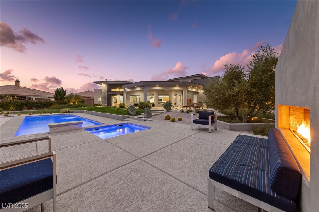 4050 North Tomsik Street